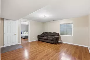 3230 S Summer Trail Dr, West Valley, UT 84120 - Photo 28