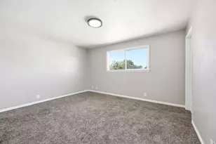 11042 S Lindon Rd E, Sandy, UT 84092 - Photo 10