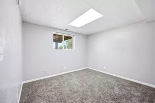 11042 S Lindon Rd E, Sandy, UT 84092 - Photo 18