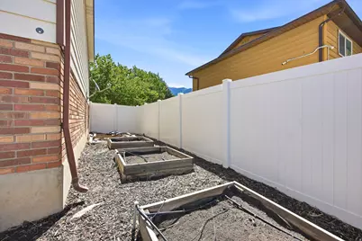 11042 S Lindon Rd E, Sandy, UT 84092 - Photo 26
