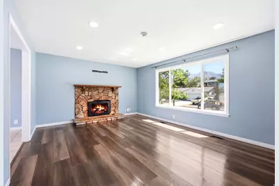 11042 S Lindon Rd E, Sandy, UT 84092 - Photo 4