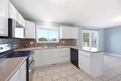 11042 S Lindon Rd E, Sandy, UT 84092 - Photo 6