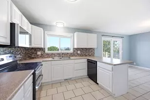 11042 S Lindon Rd E, Sandy, UT 84092 - Photo 6