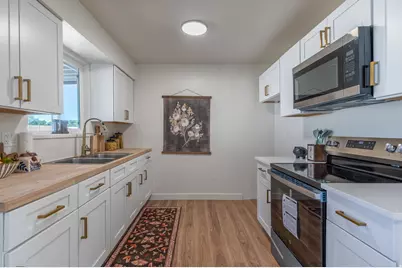 4905 S Southridge Dr W, Taylorsville, UT 84129 - Photo 8