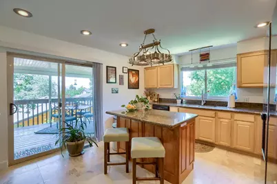 9628 S 2760 E, Sandy, UT 84092 - Photo 10