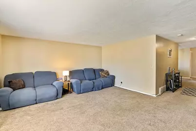 5045 S 2500 W, Roy, UT 84067 - Photo 10