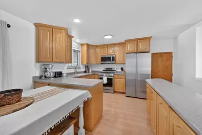 2644 W 12420 S, Riverton, UT 84065 - Photo 10