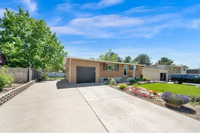 1142 E Turquoise Way, Sandy, UT 84094 - Photo 4