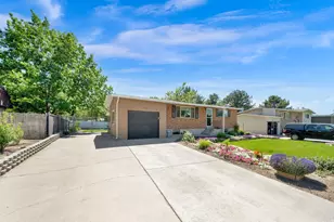 1142 E Turquoise Way, Sandy, UT 84094 - Photo 4