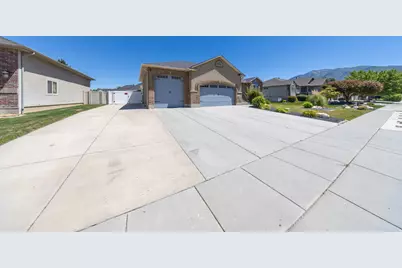620 W 3600 S, Riverdale, UT 84405 - Photo 2