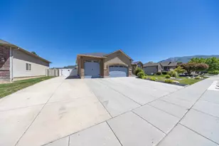 620 W 3600 S, Riverdale, UT 84405 - Photo 2