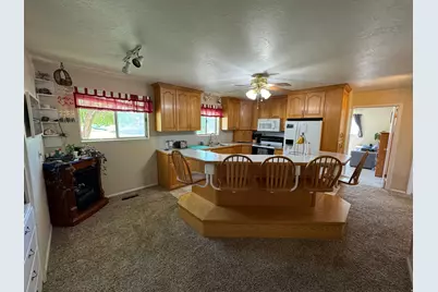 165 W 800 S, Wellsville, UT 84339 - Photo 4