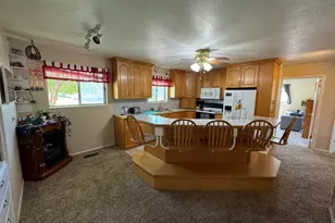 165 W 800 S, Wellsville, UT 84339 - Photo 4