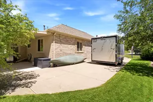 1561 E Lakeview Way S, Ogden, UT 84403 - Photo 32
