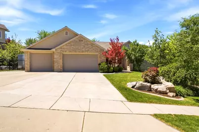 1561 E Lakeview Way S, Ogden, UT 84403 - Photo 2