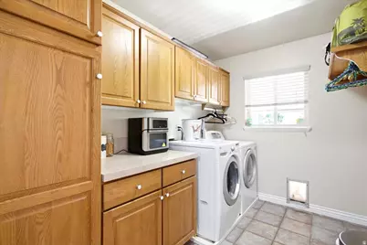 1561 E Lakeview Way S, Ogden, UT 84403 - Photo 14