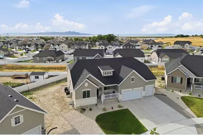 8665 Halloran Ct, Lake Point, UT 84074 - Photo 2