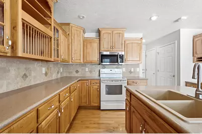 12758 S Marks Way W, Riverton, UT 84065 - Photo 16
