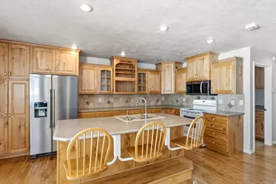 12758 S Marks Way W, Riverton, UT 84065 - Photo 4