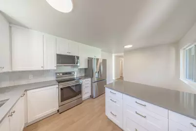 139 N 1050 E, Bountiful, UT 84010 - Photo 4