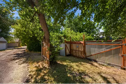 1020 E 1700 S, Salt Lake City, UT 84105 - Photo 38