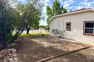 189 N 200 W, Blanding, UT 84511 - Photo 8