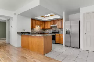 7977 S Sunnyoak Cir E, Cottonwood Heights, UT 84121 - Photo 8