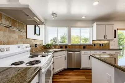 10079 S 3200 W, South Jordan, UT 84095 - Photo 4