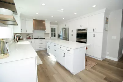 12707 S Whisper Point Ct E, Draper, UT 84020 - Photo 2