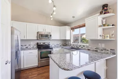2881 W 2075 S, Syracuse, UT 84075 - Photo 6