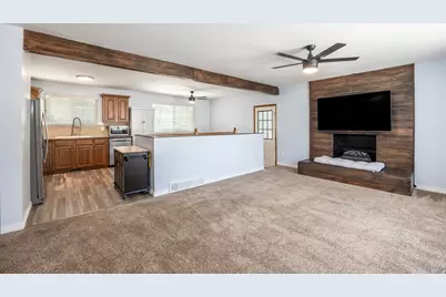10574 S Crocus St E, Sandy, UT 84094 - Photo 2