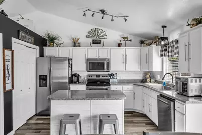 279 W Settlers Ct, Tooele, UT 84074 - Photo 8