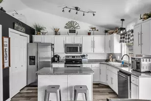 279 W Settlers Ct, Tooele, UT 84074 - Photo 8