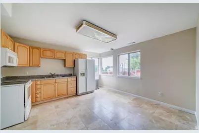 1273 E Grayson Ct, Sandy, UT 84094 - Photo 22