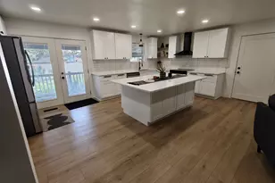 17 E Monticello Dr, Kaysville, UT 84037 - Photo 2