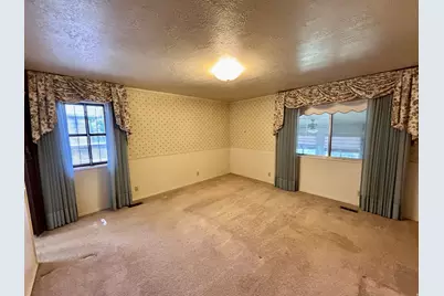 2369 N 2600 E, Layton, UT 84040 - Photo 14