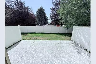 438 Rosewood Ln #12, Layton, UT 84041 - Photo 12