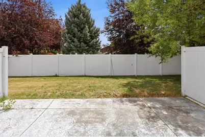 438 Rosewood Ln #12, Layton, UT 84041 - Photo 12