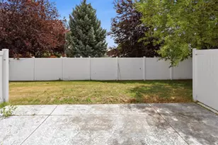438 Rosewood Ln, Layton, UT 84041 - Photo 12
