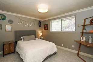 2425 E Cinnabar Ln, Cottonwood Heights, UT 84121 - Photo 32