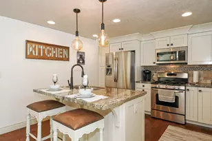 2425 E Cinnabar Ln, Cottonwood Heights, UT 84121 - Photo 10