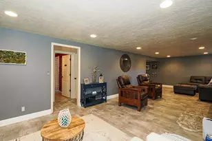 2425 E Cinnabar Ln, Cottonwood Heights, UT 84121 - Photo 40