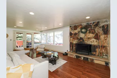 2425 E Cinnabar Ln, Cottonwood Heights, UT 84121 - Photo 16