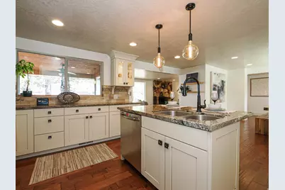 2425 E Cinnabar Ln, Cottonwood Heights, UT 84121 - Photo 8