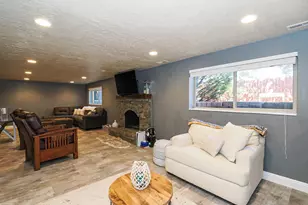 2425 E Cinnabar Ln, Cottonwood Heights, UT 84121 - Photo 32