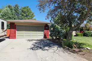 2425 E Cinnabar Ln, Cottonwood Heights, UT 84121 - Photo 4