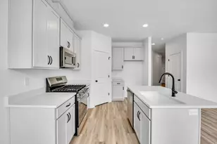 6815 S Survey Peak Ln, West Jordan, UT 84081 - Photo 4