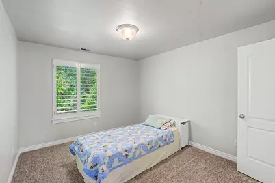 1366 Fox Pointe Dr, Kaysville, UT 84037 - Photo 16