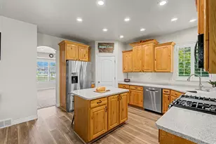 1366 Fox Pointe Dr, Kaysville, UT 84037 - Photo 10