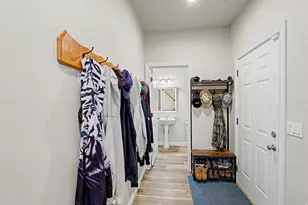 1366 Fox Pointe Dr, Kaysville, UT 84037 - Photo 18